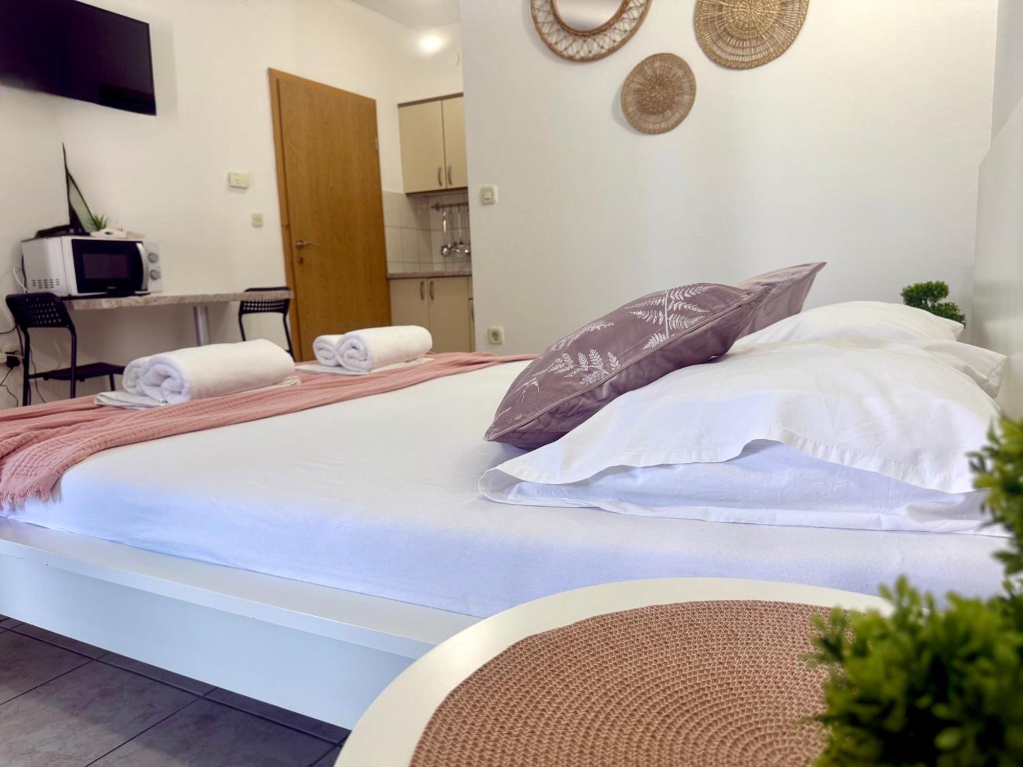 נובליה Apartments Ana & Ita מראה חיצוני תמונה